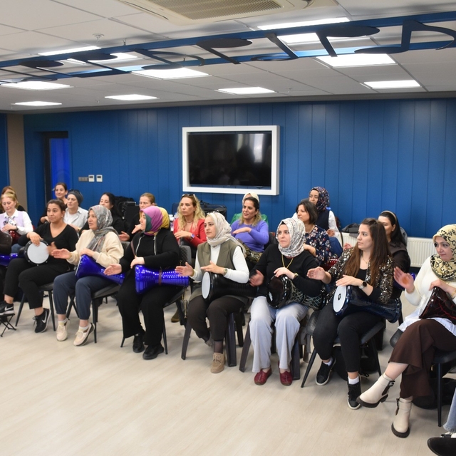 Ev hanımları korosu Cumhurbaşkanı Erdoğan'a konser vermek istiyor
Ev hanıml...