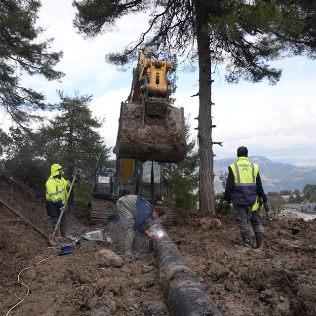 Mersin'de heyelan bölgesinde hasar gören içme suyu hattı onarıldı