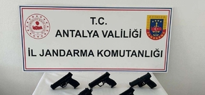 Antalya'da kaçak silah operasyonu