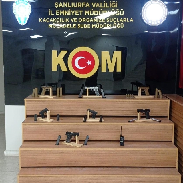 Şanlıurfa'da silah ve mühimmat kaçakçılığı iddiasıyla 2 zanlı tutuklandı