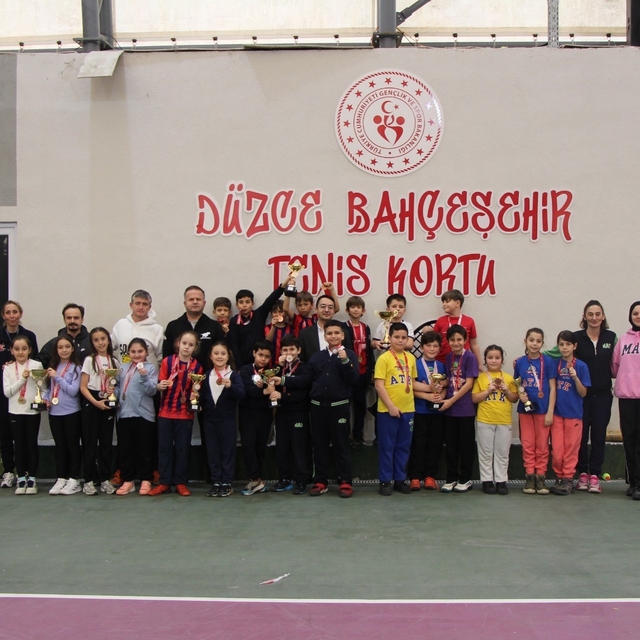 Minikler kort tenisi müsabakaları sona erdi