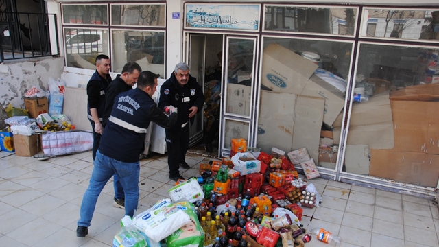 Şanlıurfa'da son kullanma tarihi geçmiş gıda ürünleri ele geçirildi