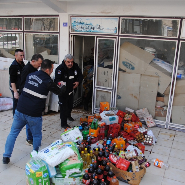 Şanlıurfa'da son kullanma tarihi geçmiş gıda ürünleri ele geçirildi