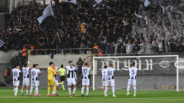 Altay'dan tribün harekatı