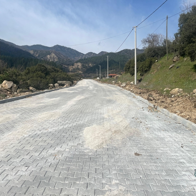 Buldan'daki yılların yol sorununu Denizli Büyükşehir Belediyesi çözdü