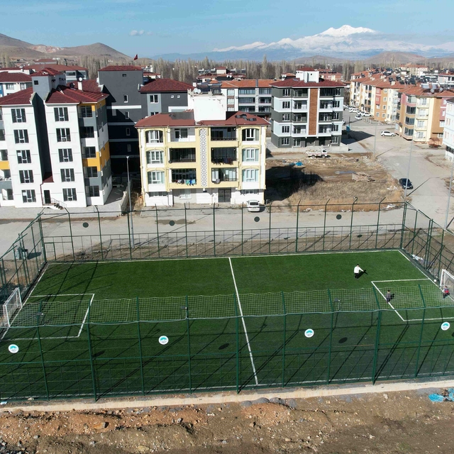 Çiğilli Mahallesi Halı Sahası hizmete sunuldu