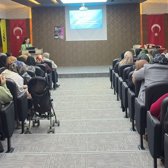 Bayburt'ta kadınlara 'Sağlıklı Menopoz Eğitimi' verildi