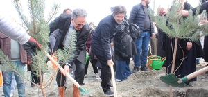 "Kadınlarla El Ele Bir Fidan Bin Nefes" etkinliğinde fidanlar toprakla buluştu