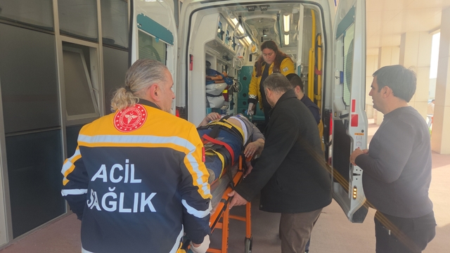 Bursa'da çatıdan düşen usta ağır yaralandı