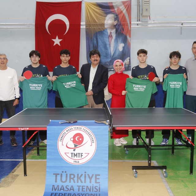 Türkiye üçüncüsü Menteşe Anadolu Lisesine federasyondan tenis masası