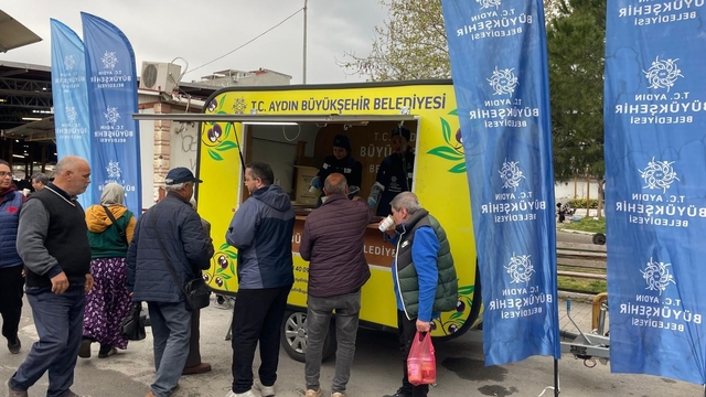 Aydın Büyükşehir Belediyesi'nin çorba ikramı beğeni topluyor