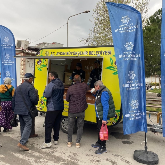 Aydın Büyükşehir Belediyesi'nin çorba ikramı beğeni topluyor