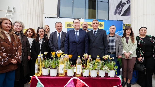 Manisa'da atık yağ kampanyasına büyük ilgi
Bir litre atık yağ 1 milyon litre suyu kirletebiliyor