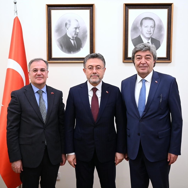 Başkan Özdoğan Ankara'da: "Hacılar için durmadan çalışıyoruz"