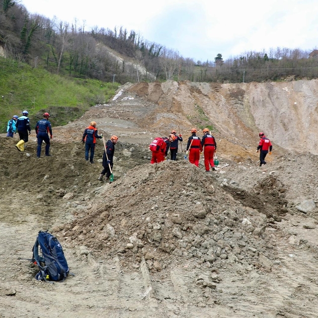 Ordu'da heyelan tatbikatı
Vali Erol: "Tatbikatlar, afetlere karşı hazırlıkl...