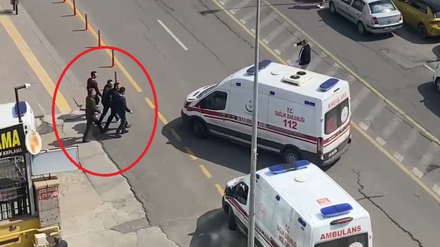 Boşanma davası süren çiftin yakınları arasında kavga: 1'i ağır, 3 yaralı