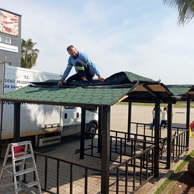 Mersin'de park ve yeşil alanlarda bakım seferberliği