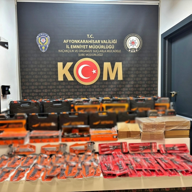 Kaçak hırdavat malzemeleri ele geçirildi