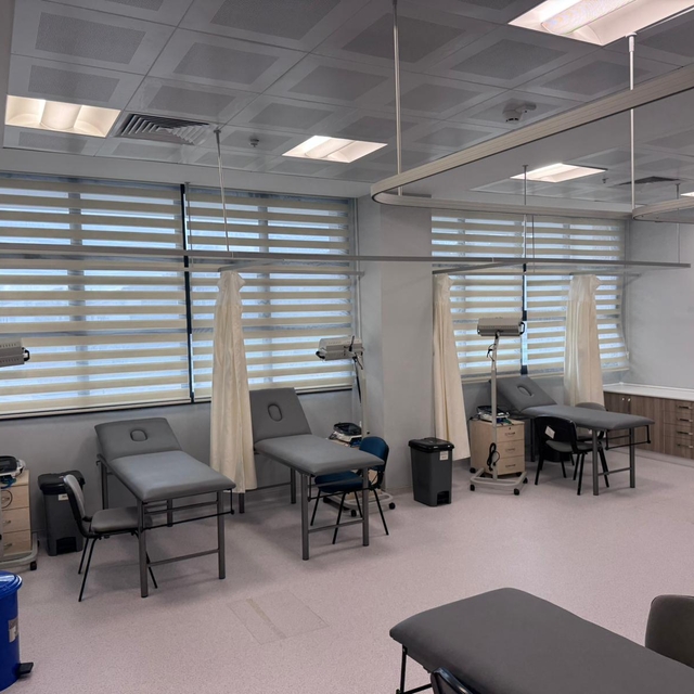 Dikili Devlet Hastanesi Fizik Tedavi ve Rehabilitasyon Ünitesi hasta kabulü...