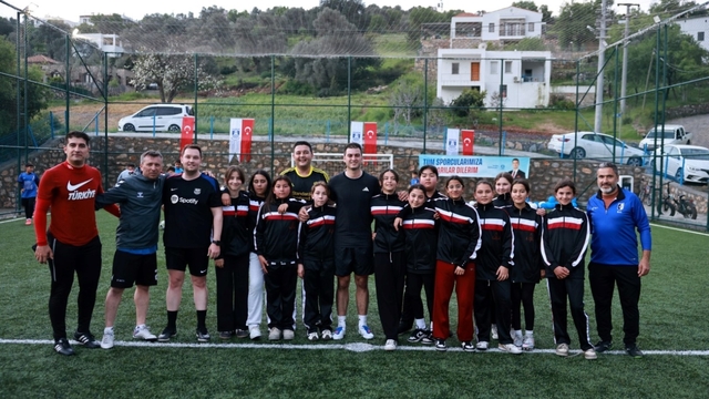 Bodrum Çiftlik Halı Saha Tesisleri vatandaşların kullanımına açıldı