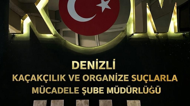 Yüzlerce sahte altın ile yakalandılar