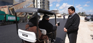 Yılmaz, asfalt çalışmalarını yerinde inceledi