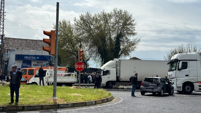 Aydın'da devrilen direğin altında kalan bisiklet sürücüsü öldü
