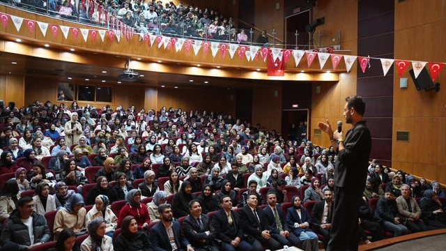 Kahta Belediyesi'nden eğitime anlamlı destek: YKS seminerine yoğun ilgi