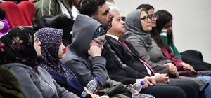 Gençlerin tarih konulu konferansa katılımı yoğun oldu