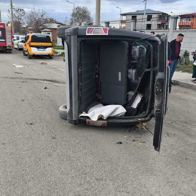 Iğdır'da kaza: Araç takla attı, 2 yaralı