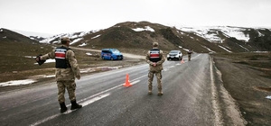 Ağrı’da huzur uygulamasında 21 aranan şahıs yakalandı