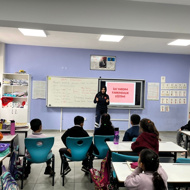 Eskişehir'de öğrencilere ilk yardım ve Minik 112 Eğitimi verildi