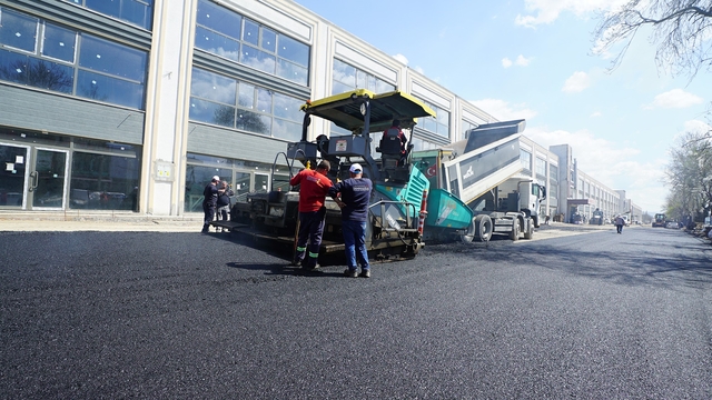 Kahramanmaraş'ta yapımı tamamlanan Toptancılar Sitesi yoluna asfalt