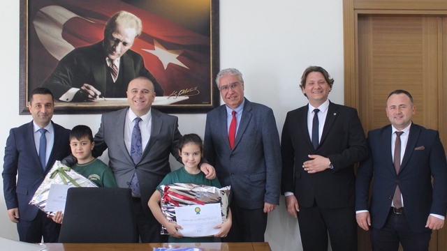 En çok kitap okuyan öğrencilere 'teşekkür' belgesi verildi