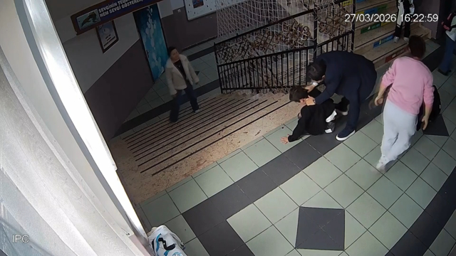 Okul müdüründen hayat kurtaran Heimlich manevrası