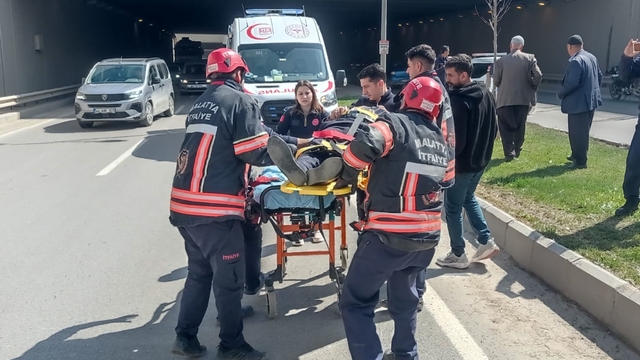 Malatya'da iki otomobilin çarpıştığı kazada 2 kişi yaralandı