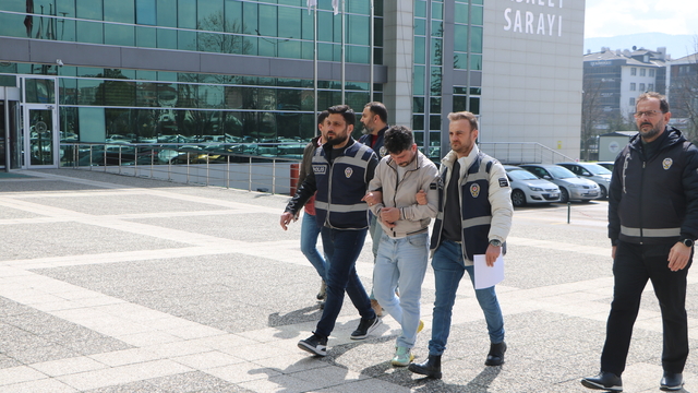 Bolu'da iki kişiyi 4 milyon lira dolandıran zanlı kovalamaca sonucu yakalandı