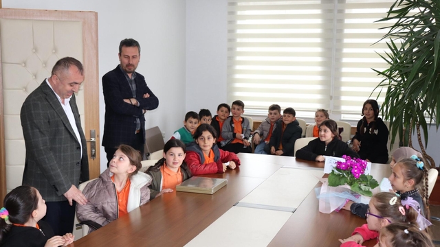 Asarcık'ta öğrencilerden belediyeye ziyaret
