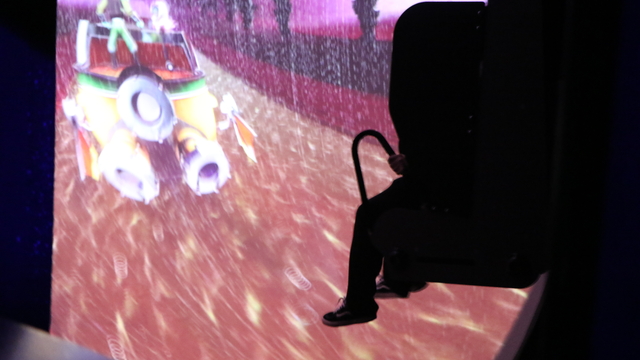 Türkiye'nin ilk uçan sinemasına yoğun ilgi