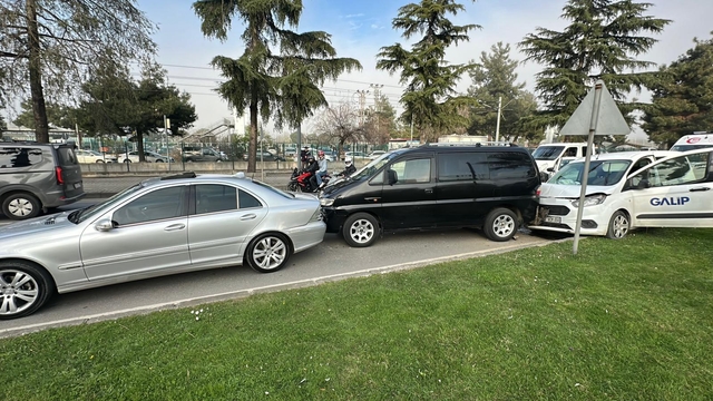 Samsun'da 4 araçlı zincirleme kaza: 3 yaralı