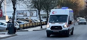 Budama yaparken kolunu kesildi, ambulansta kalp krizi geçirdi