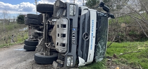 Beton mikseri devrildi: 1 yaralı