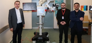 Hastaneye ileri teknoloji cerrahi operasyon mikroskobu