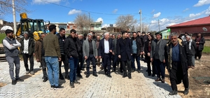 Çermik Belediyesi'nin kilitli parke taş döşeme çalışmaları sürüyor