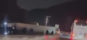 D-650’de 3 TIR’ın çarpıştığı kazada kilometrelerce araç kuyruğu oluştu