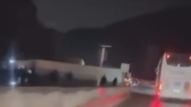 D-650'de 3 TIR'ın çarpıştığı kazada kilometrelerce araç kuyruğu oluştu