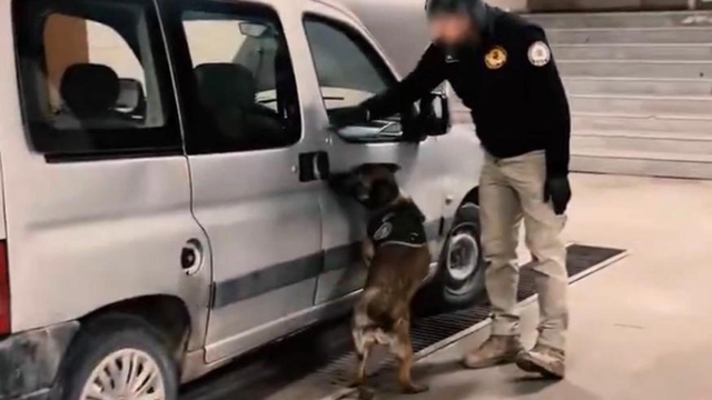 Direksiyon aksamına zulalanmış 762 gram skunk ele geçirildi