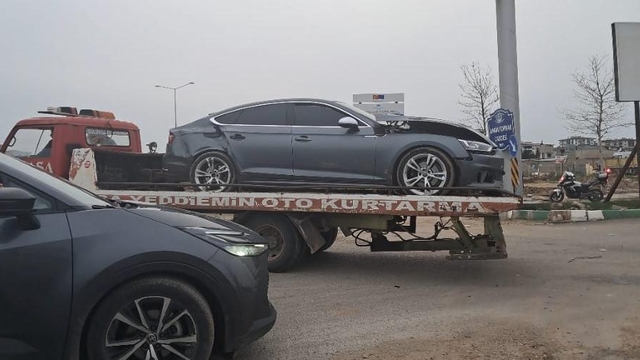 Kilis'te otomobille çarpışan motosikletin sürücüsü ağır yaralandı