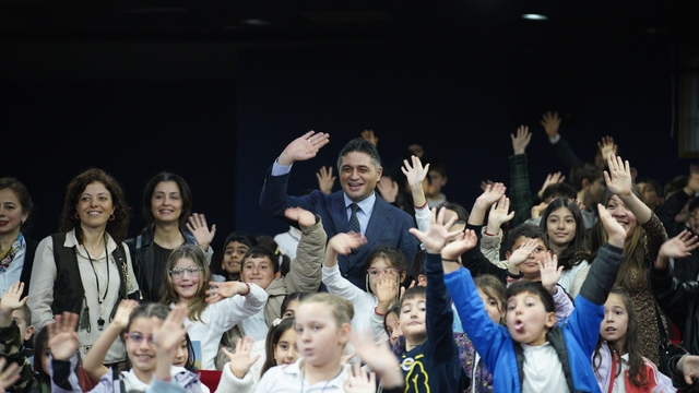 Aliağalı minikler belediye yönetimini yerinde öğrendi