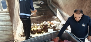 Hakkari’de tarihi geçmiş gıdalar imha edildi